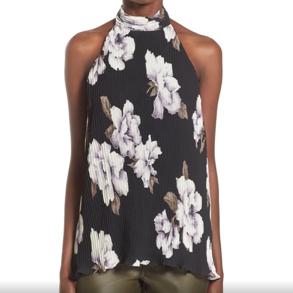 ASTR The Label Crinkle Halter Floral Tank